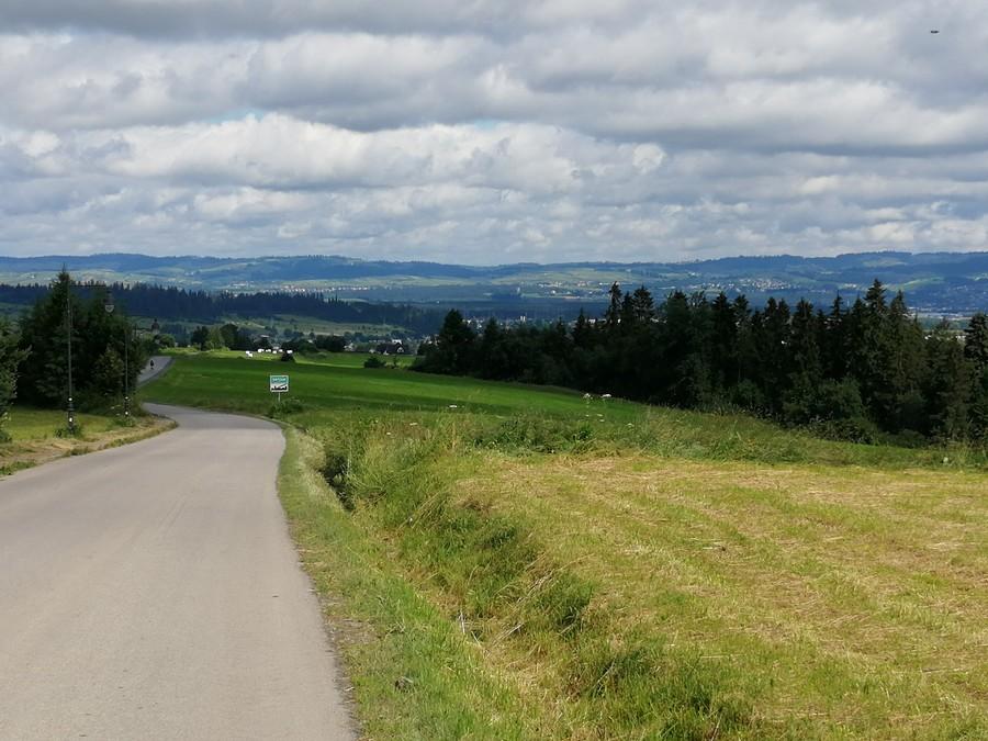 Zjazd z Bukowiny Tatrzańskiej do Leśnicy.