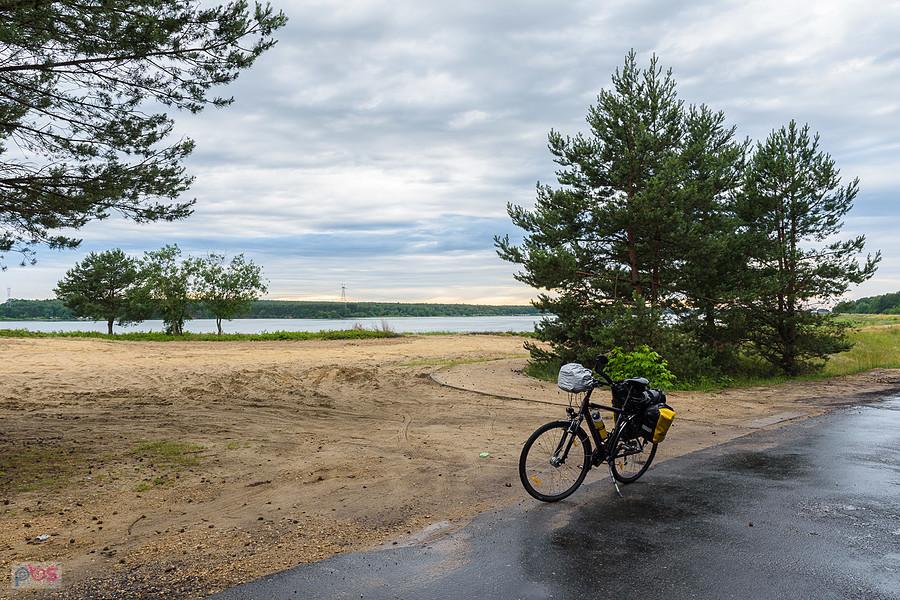 Postój obok zbiornika wodnego "Poraj"