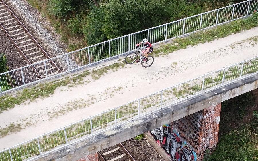 Kolejowe klimaty (2). Ćwiczę wheelie :)