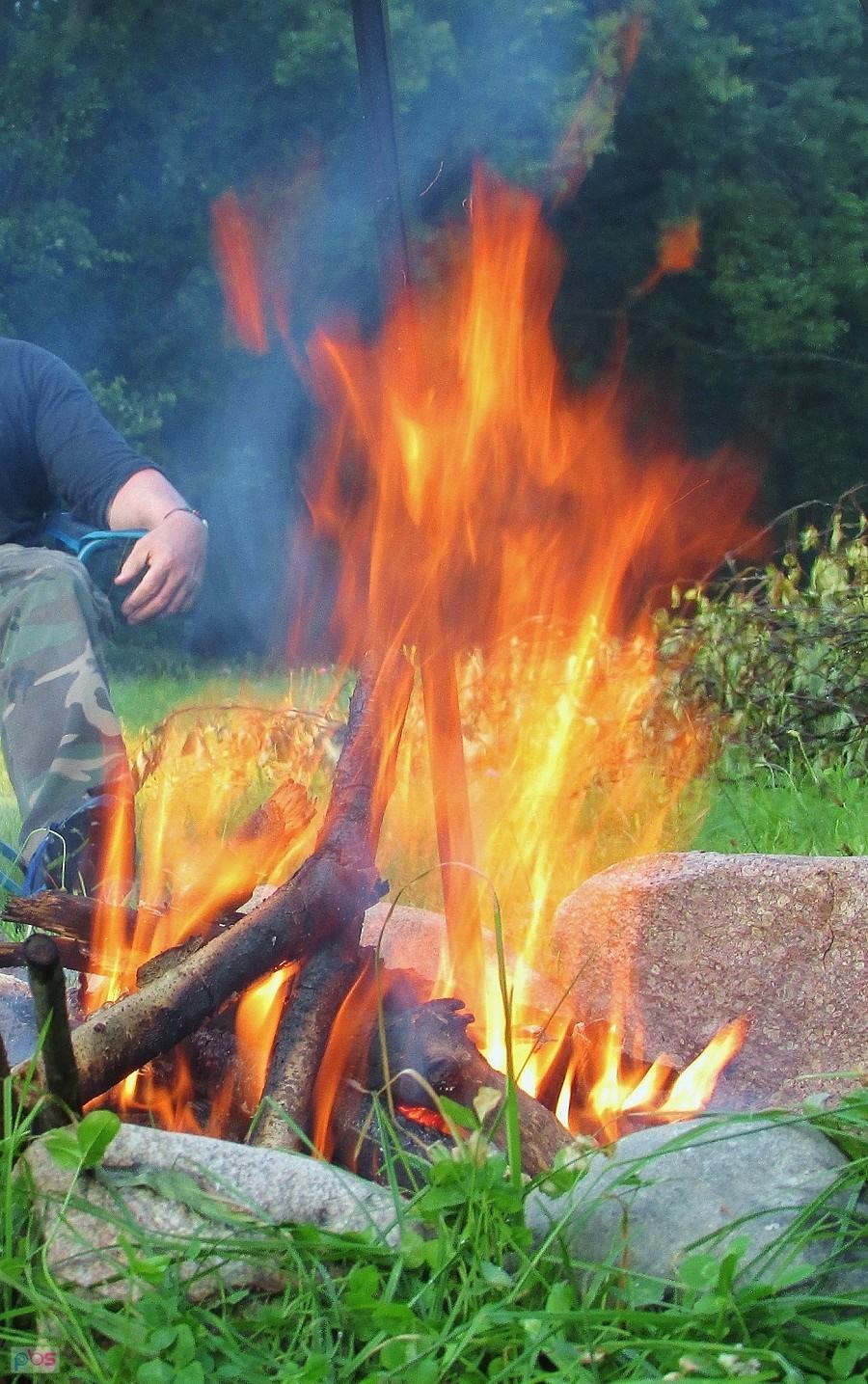Dzień jak zwykle zakończony jest ogniskiem