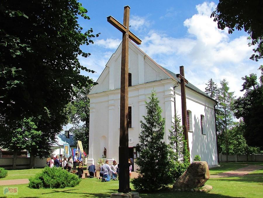 Kościół Podwyższenia Krzyża Świętego w Neplach