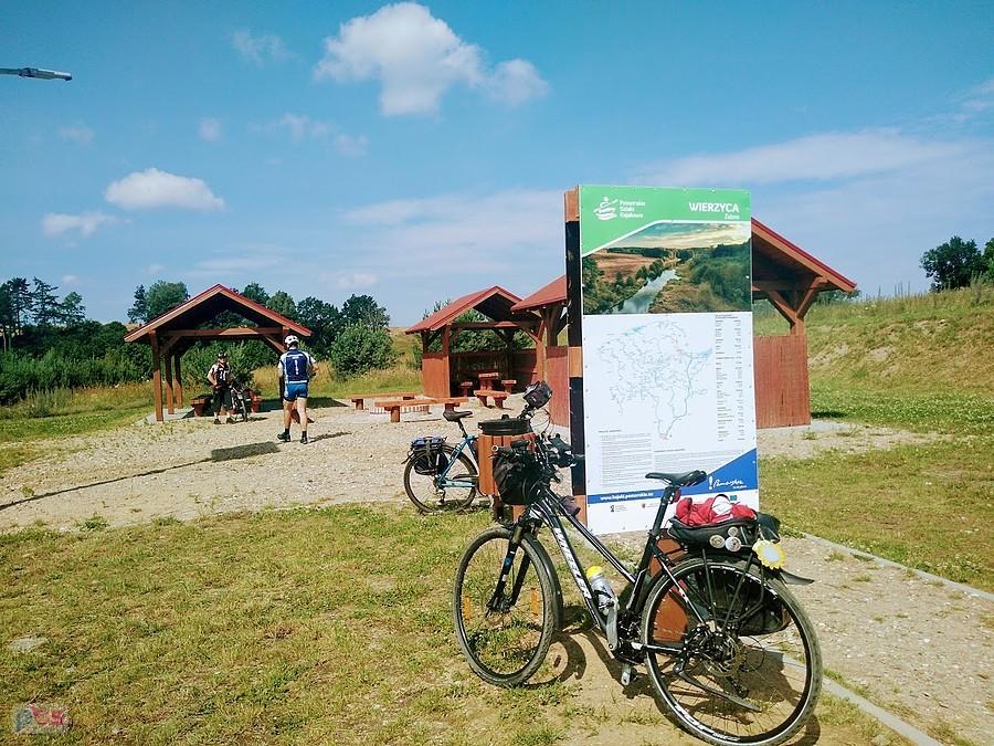 Rowerowy postój nad Wierzycą