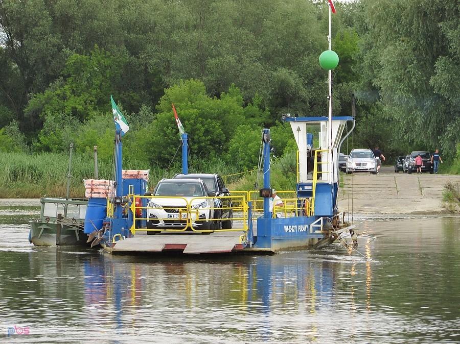 Prom przez Wisłę w Gassach rusza od strony Karczewa