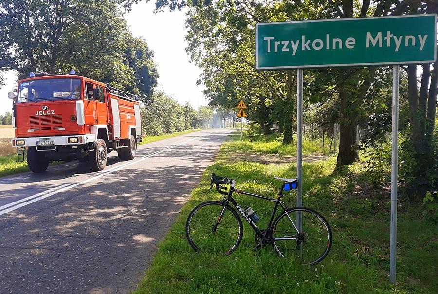 Trzykolne Młyny i czterokołowy Jelcz