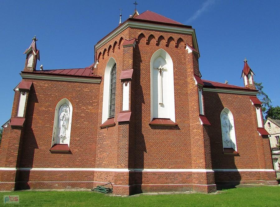 Kościół w Wysokiem od strony prezbiterium