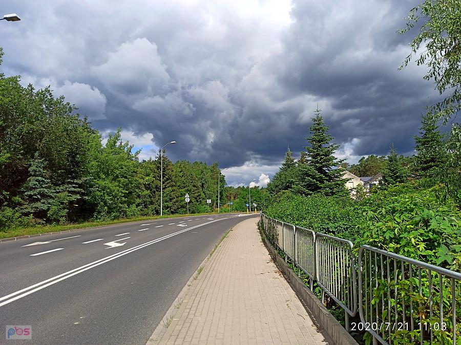 Kłębią się chmury nad Pilchowem ale deszczu nie było.