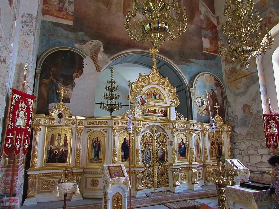 Skromny ikonostas w cerkwi szczebrzeszyńskiej