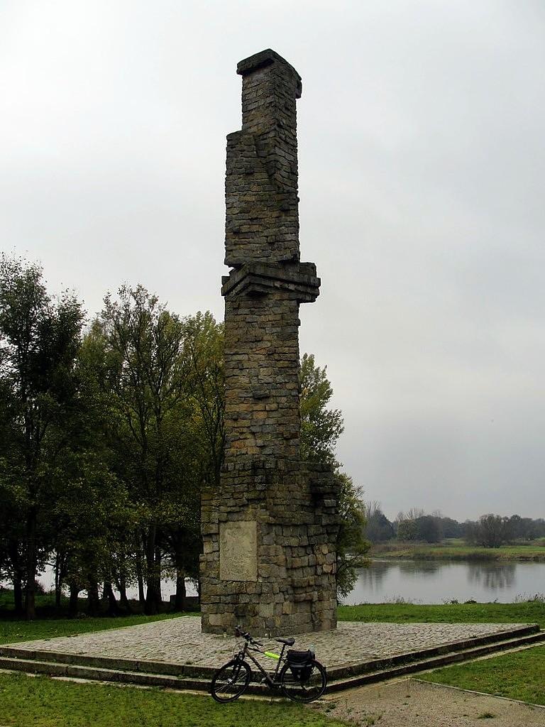 Pomnik pierwszego słupa granicznego - Czelin