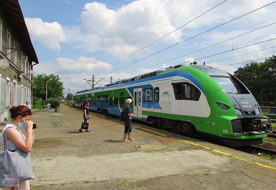 Elfik Kolei Podkarpackich na stacji w Żurawicy