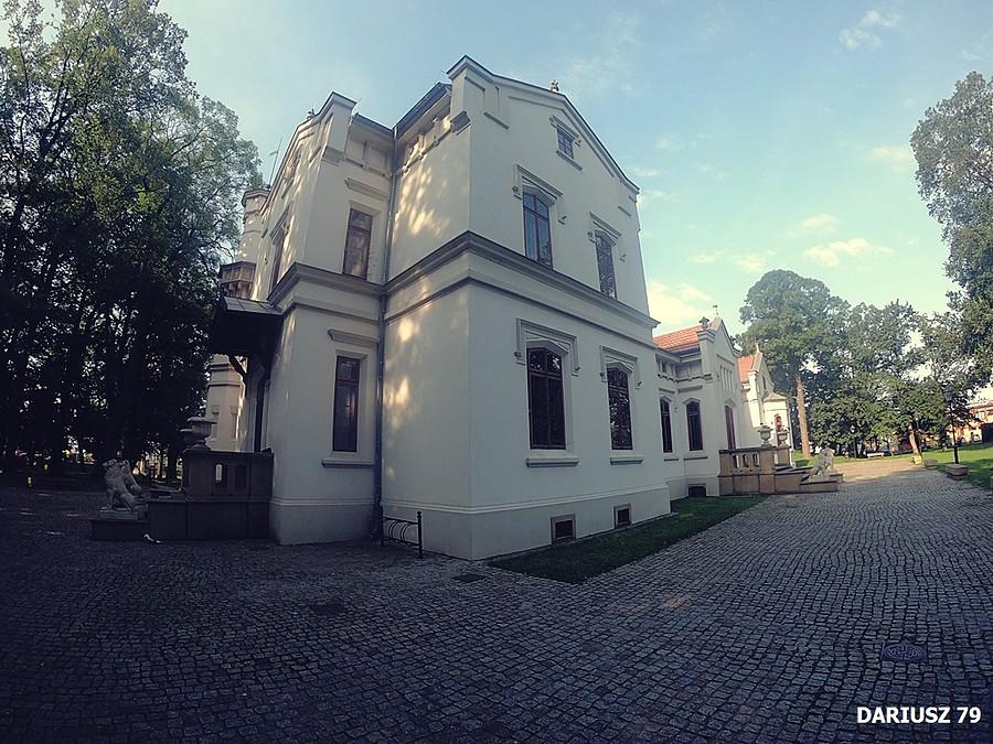Dwór Kępińskich w Szczurowej / Biblioteka Publiczna