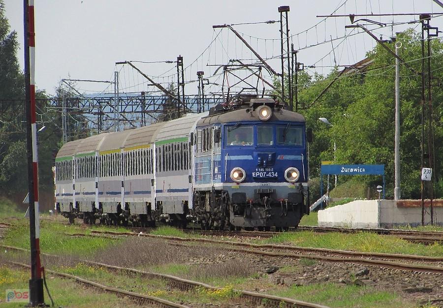 Pociąg Intercity "Osterwa" w Żurawicy
