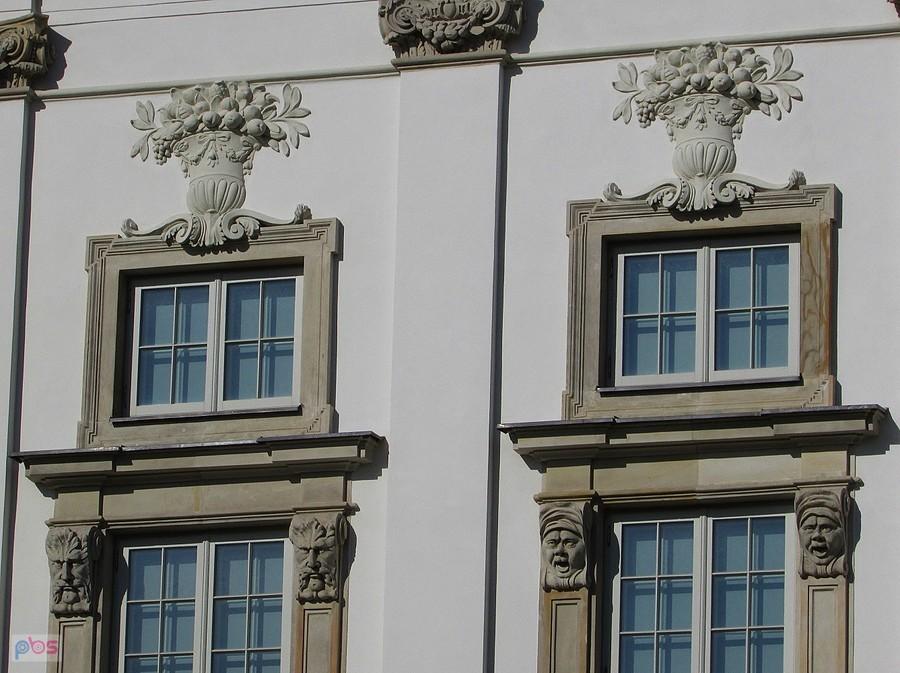Okna Pałacu Rzeczypospolitej