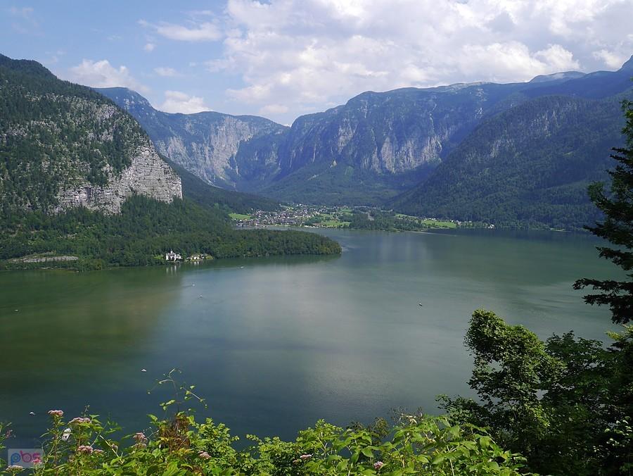 Widok z góry na jezioro