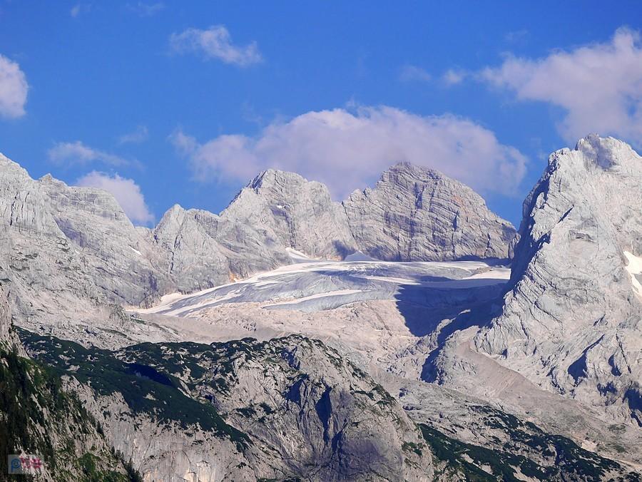 W oddali Dachstein
