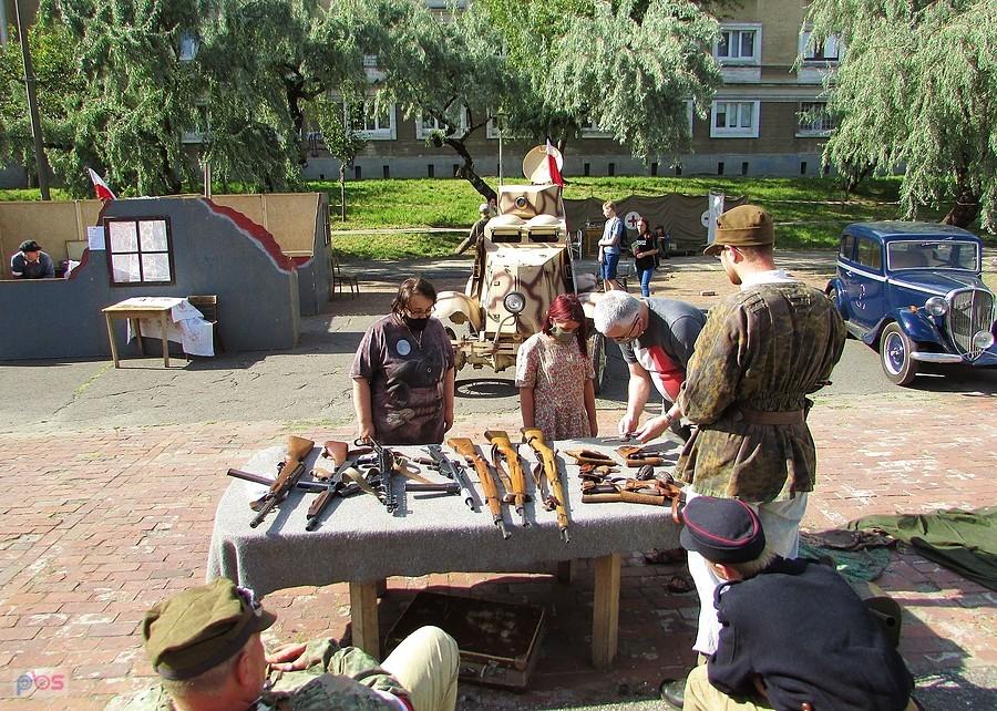 Broń powstańców - można dotknąć