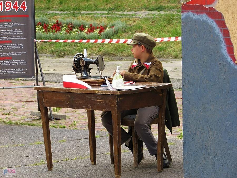 Punkt szycia opasek powstańczych