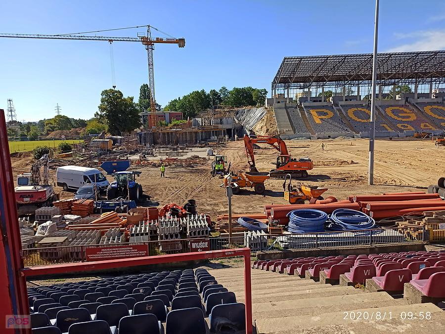 Stadion Pogoni w przebudowie - stan na dzień 1 sierpnia 20 r.