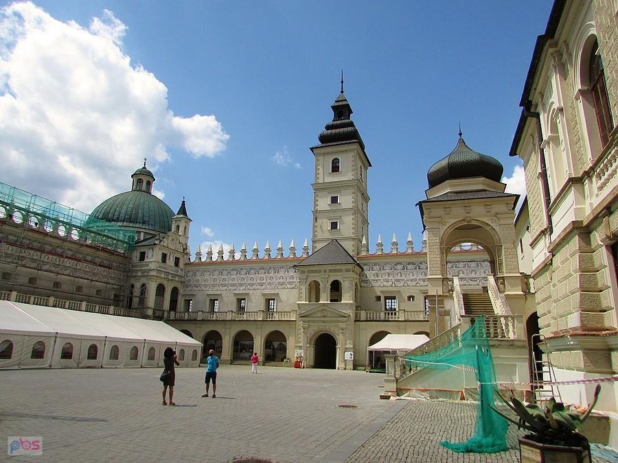 Dziedziniec zamkowy