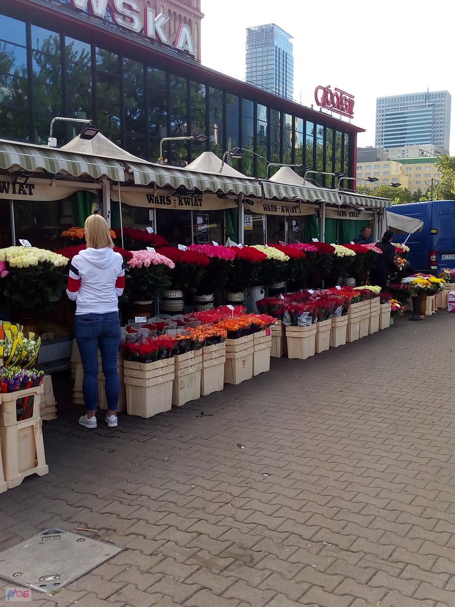 Pod Halą Mirowską zawsze są najładniejsze kwiaty