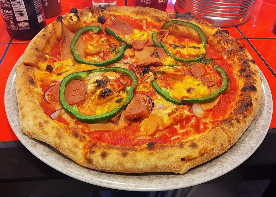 Pizza o genialnej nazwie... Vegan Butcher, Pizzeria Przyjemność, Poznań