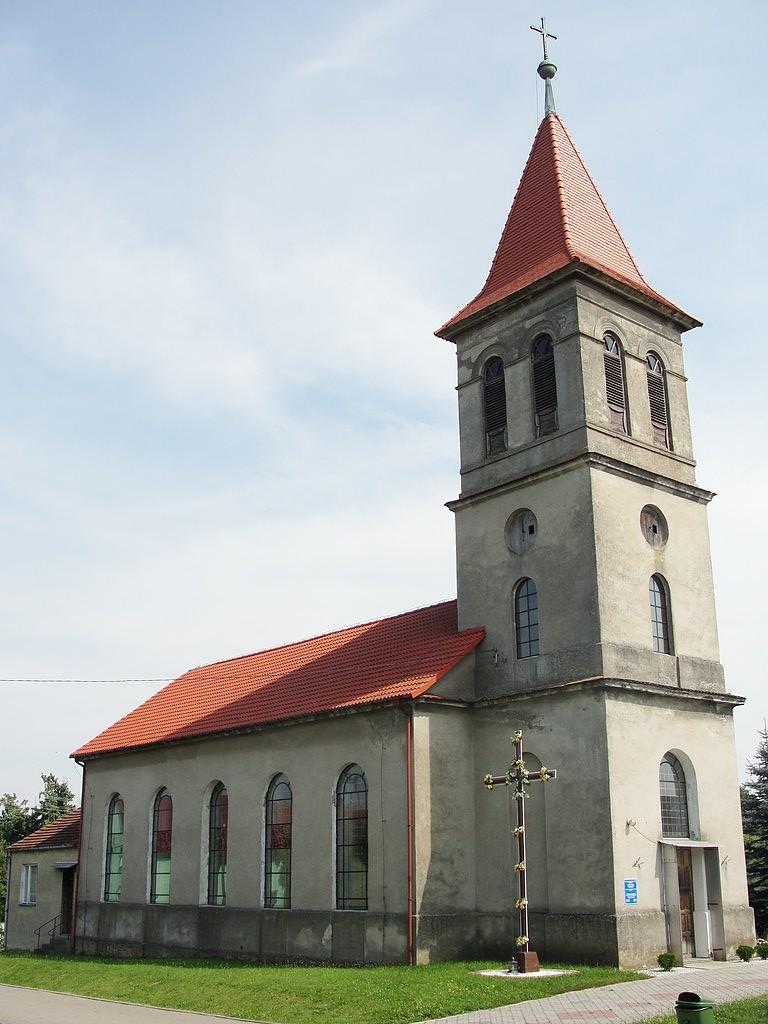 Kościół filialny pod wezwaniem Chrystusa Króla, z połowy XIX wieku w Łochowicach