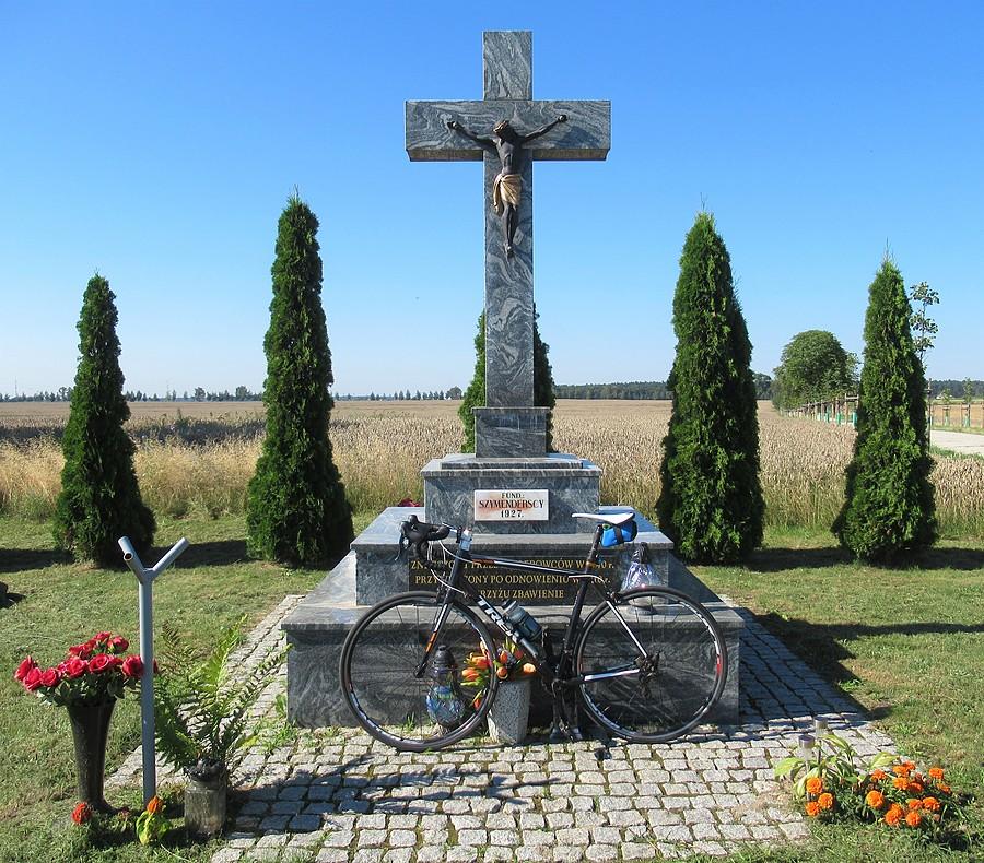 Krzyż pamiątkowy, Dachowa