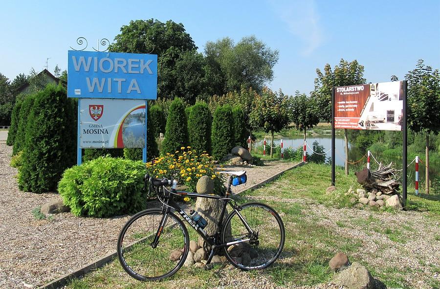 Wiórek wita. Miło mi.