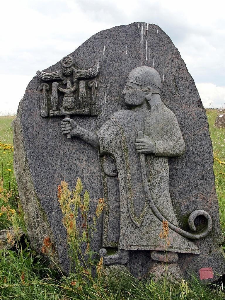 Park Głazów Narzutowych położony niedaleko wioski Henzendorf