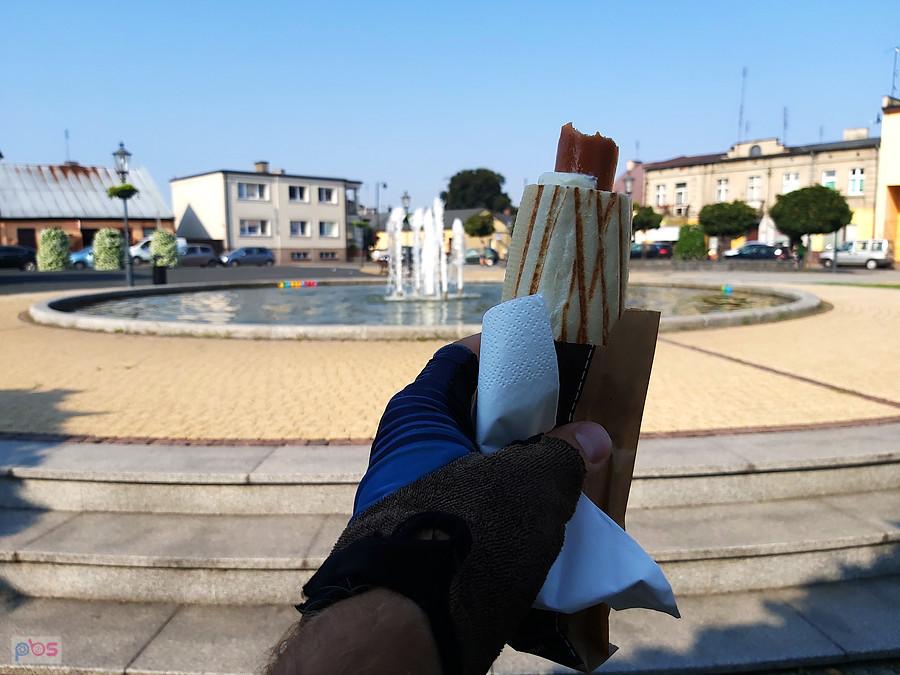 Parówa na rynku w Koźminku