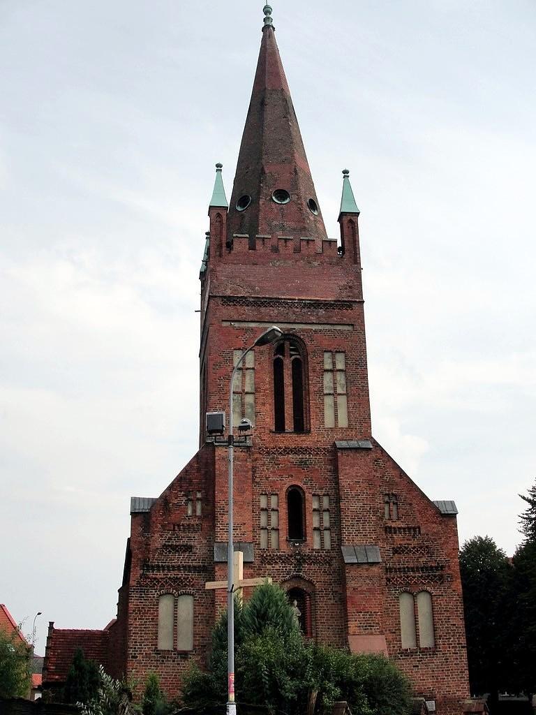 Kościół parafialny pod wezwaniem św. Mikołaja, wybudowany w stylu późnogotyckim w XV wieku w Skwierzynie