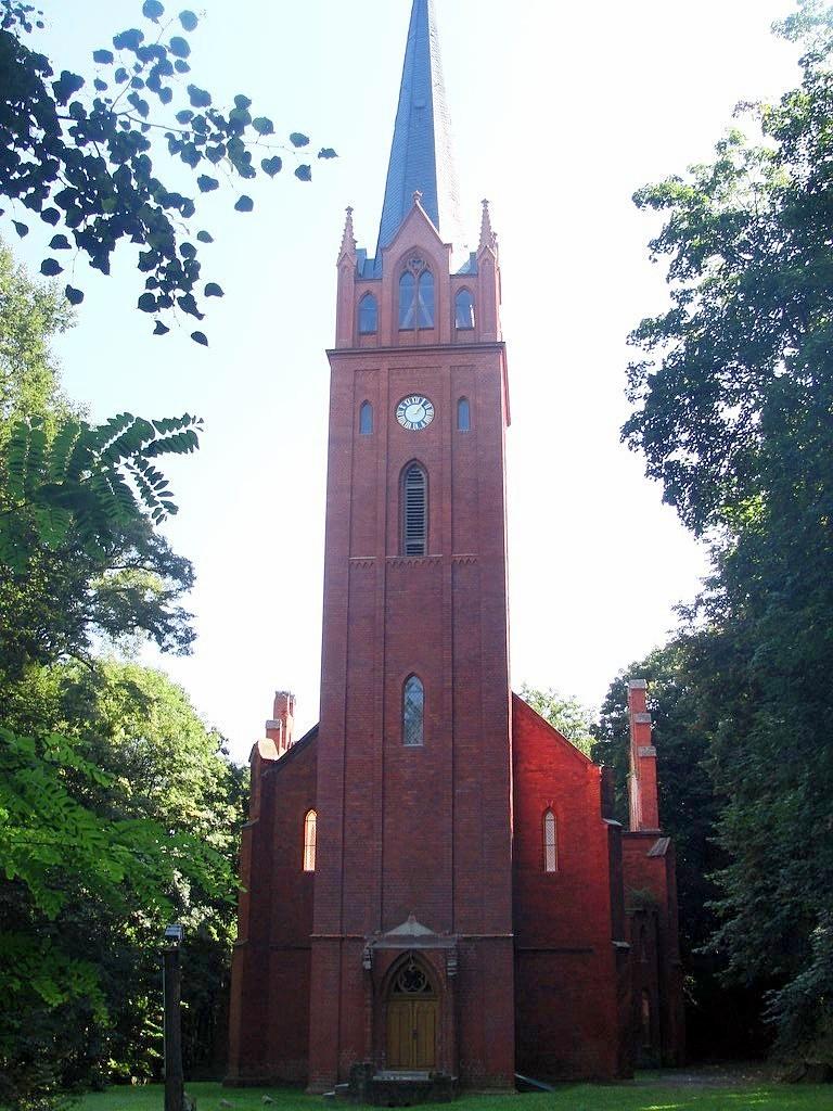 Kościół z XIX w. (w ruinie) w Reitwein