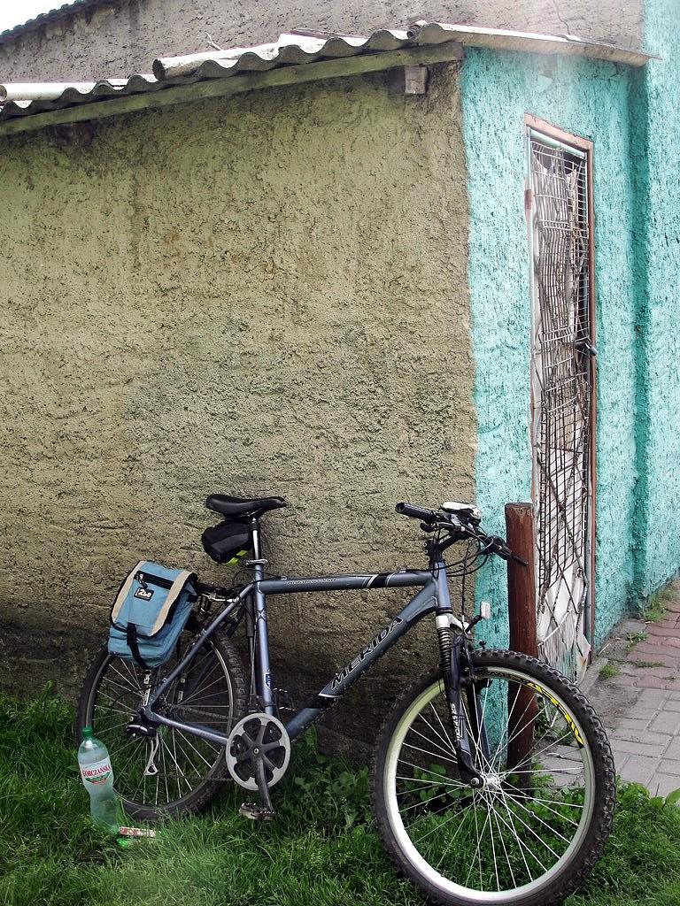 Postój pod sklepem w Laskach Lubuskich