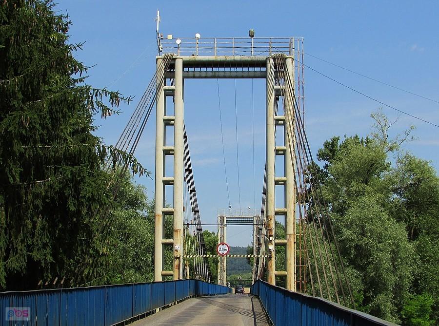 Przeprawa tylko na jeden samochód