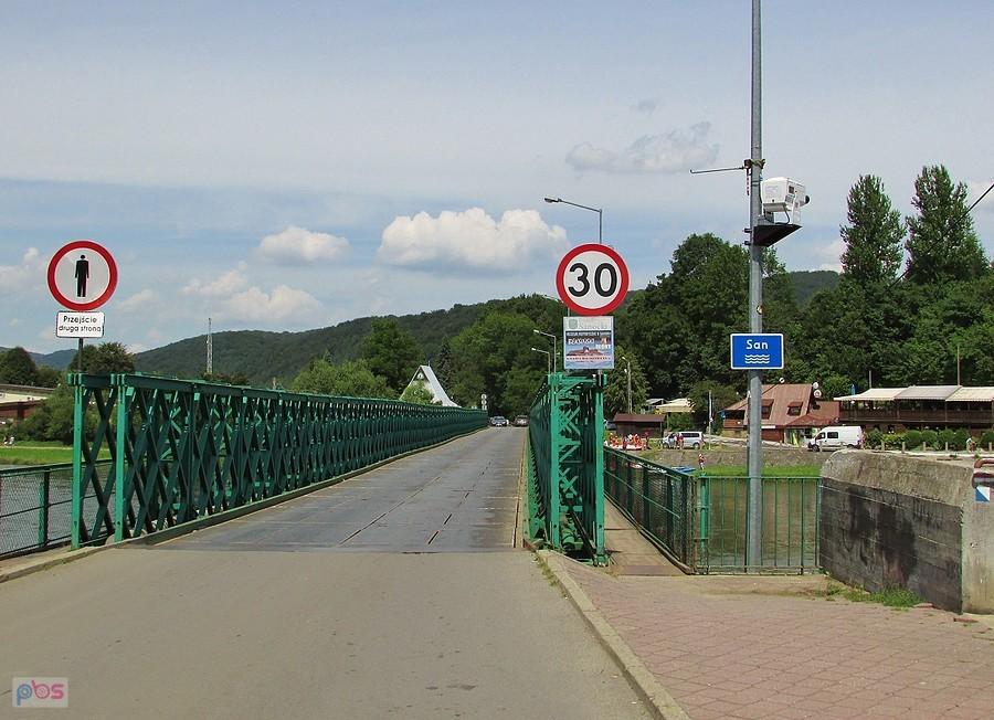 Sanok - most prowadzący do skansenu