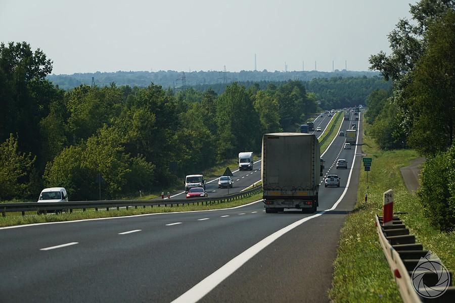 jak zawsze ruchliwa droga w strnę Dąbrowy