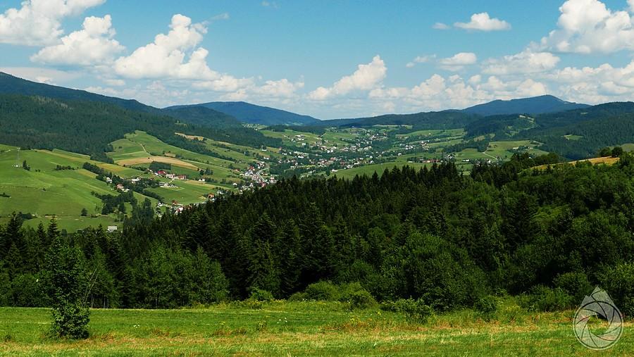 spojrzenie na dolinę schodzącą z Przysłupu