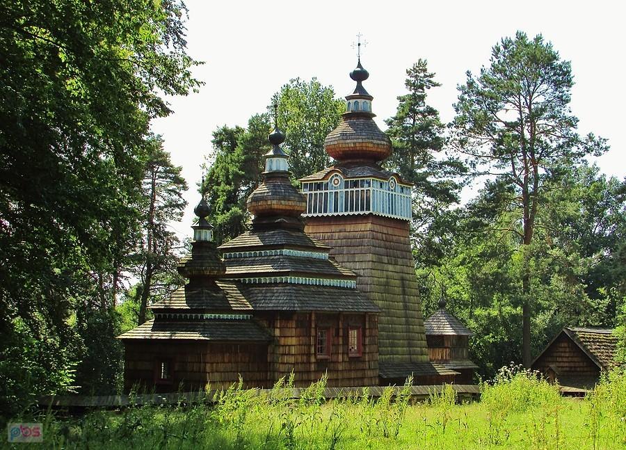 Cerkiew greckokatolicka z Ropek, z 1801 roku, przeniesiona do skansenu w Sanoku
