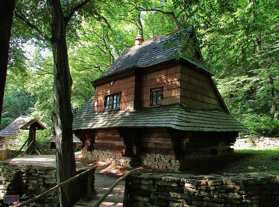 Skansen w Sanoku - cerkiew z Rosolina