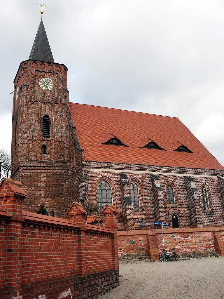Kościół późnogotycki z XIV wieku w Eisenhuttenstadt