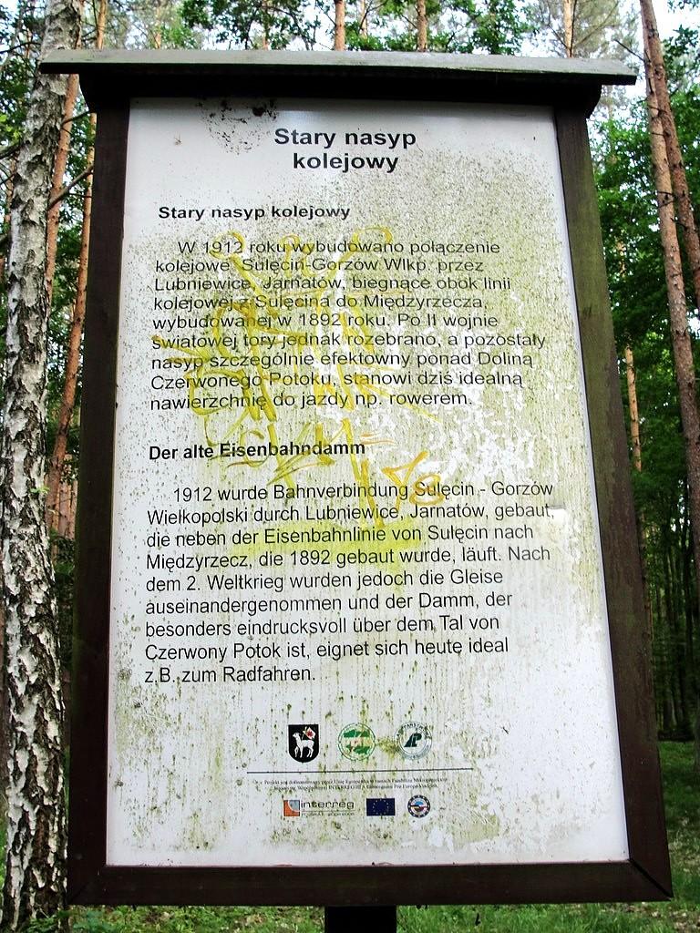 Jadę starym nasypem kolejowym