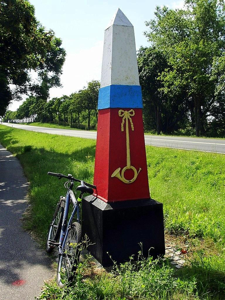 Słup pocztowy za Osiecznicą