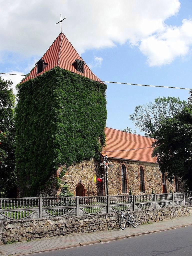 kościół filialny pod wezwaniem Najświętszego Serca Jezusa, gotycki, z połowy XIII wieku w Dąbiem