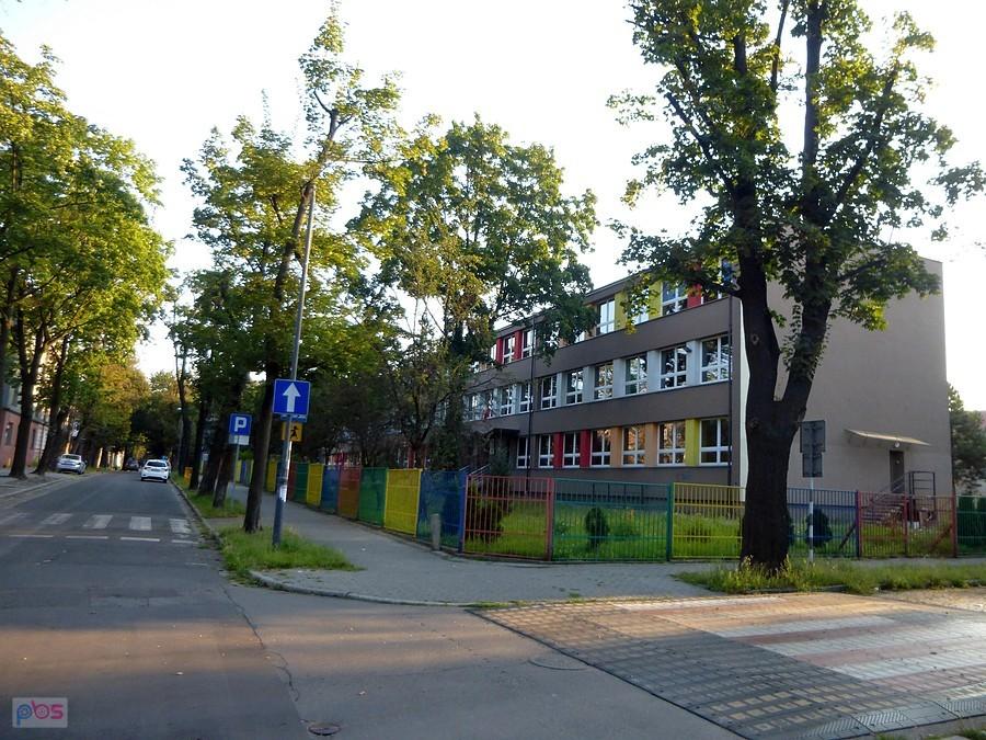 Szkoła przy Buchenwaldczyków