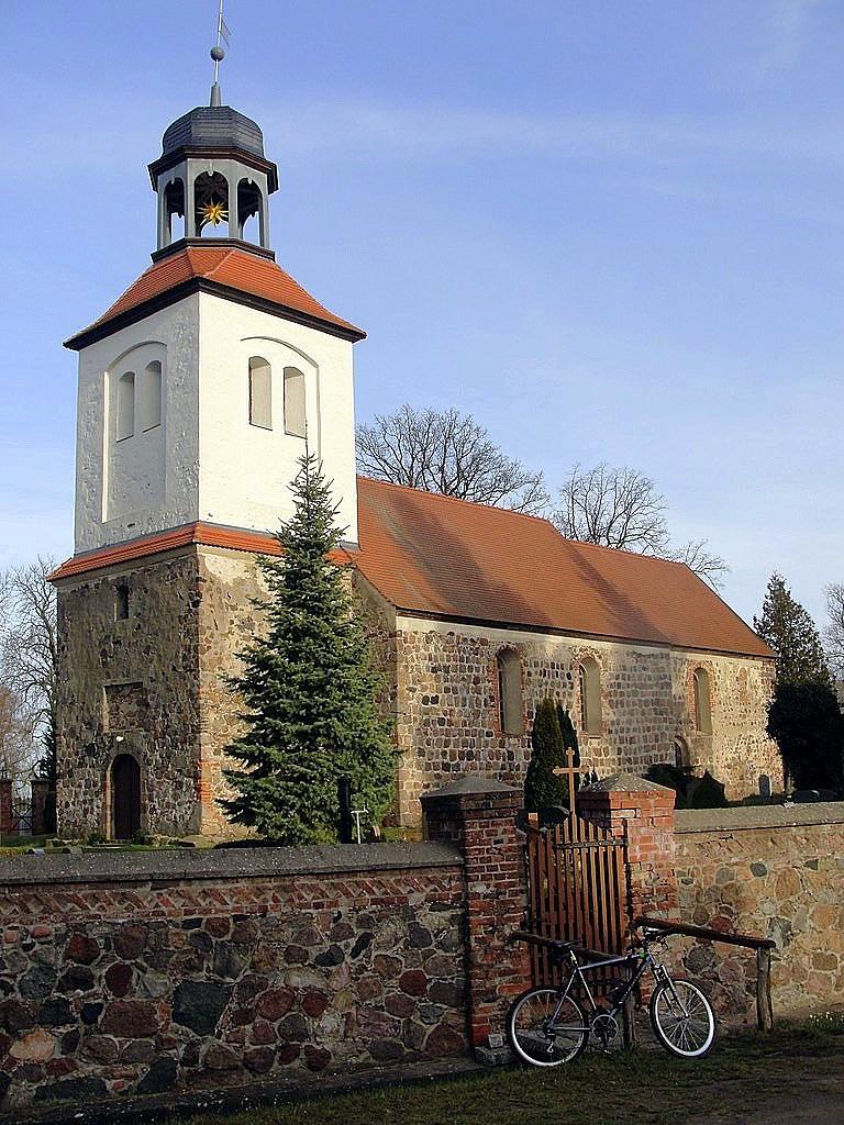 Kościół z początku XX wieku w Petershagen
