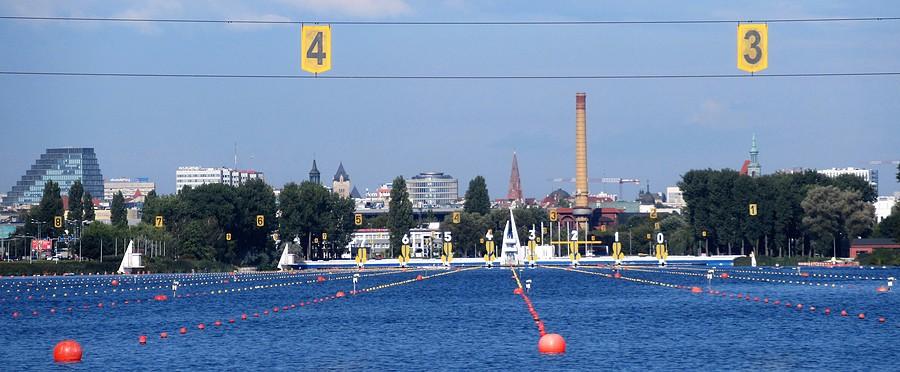 Kawałek centrum Poznania z toru startowego Jeziora Maltańskiego