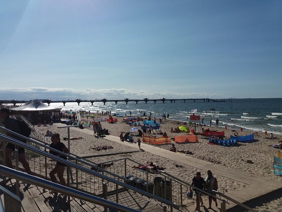 Plaża i molo w Międzyzdrojach.