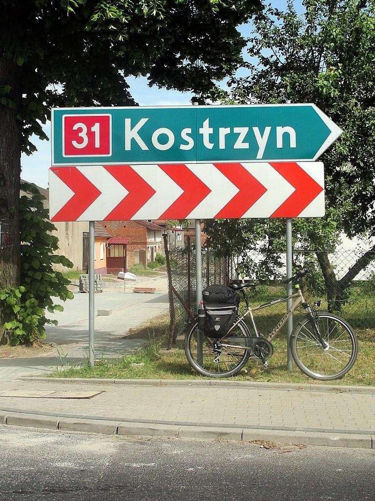Tablica w Boleszkowicach, kierunek Kostrzyn nad Odrą