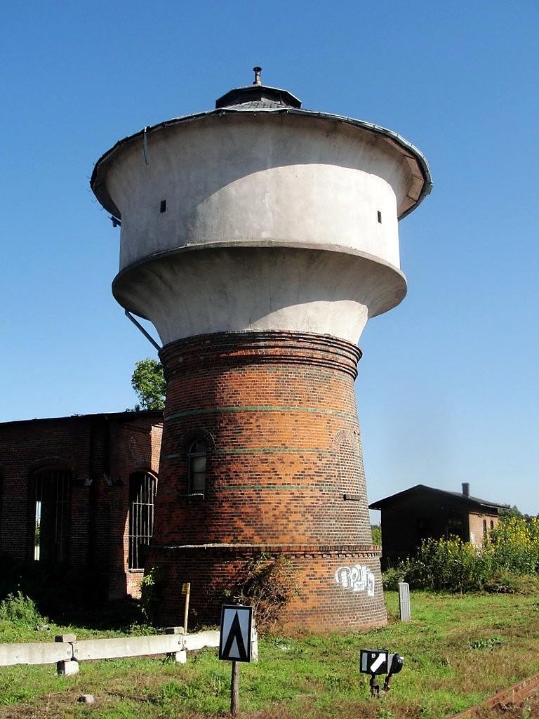 Kolejowa wieża wodna z 1912 r. w Sulęcinie