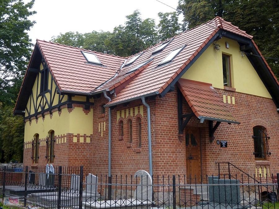 Kapilca na cmantarzu przy Czołgistów