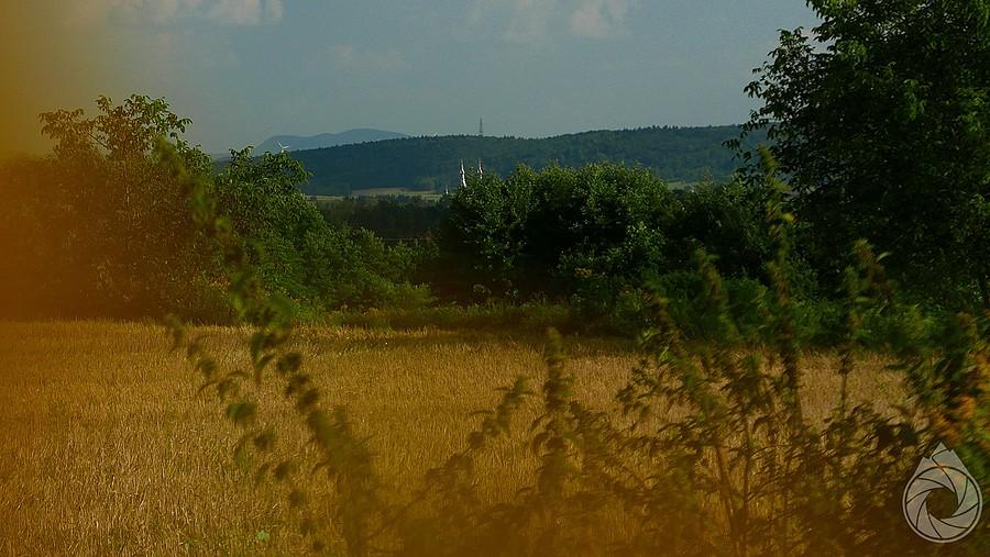 dwie wieże kościła w Jedliczu